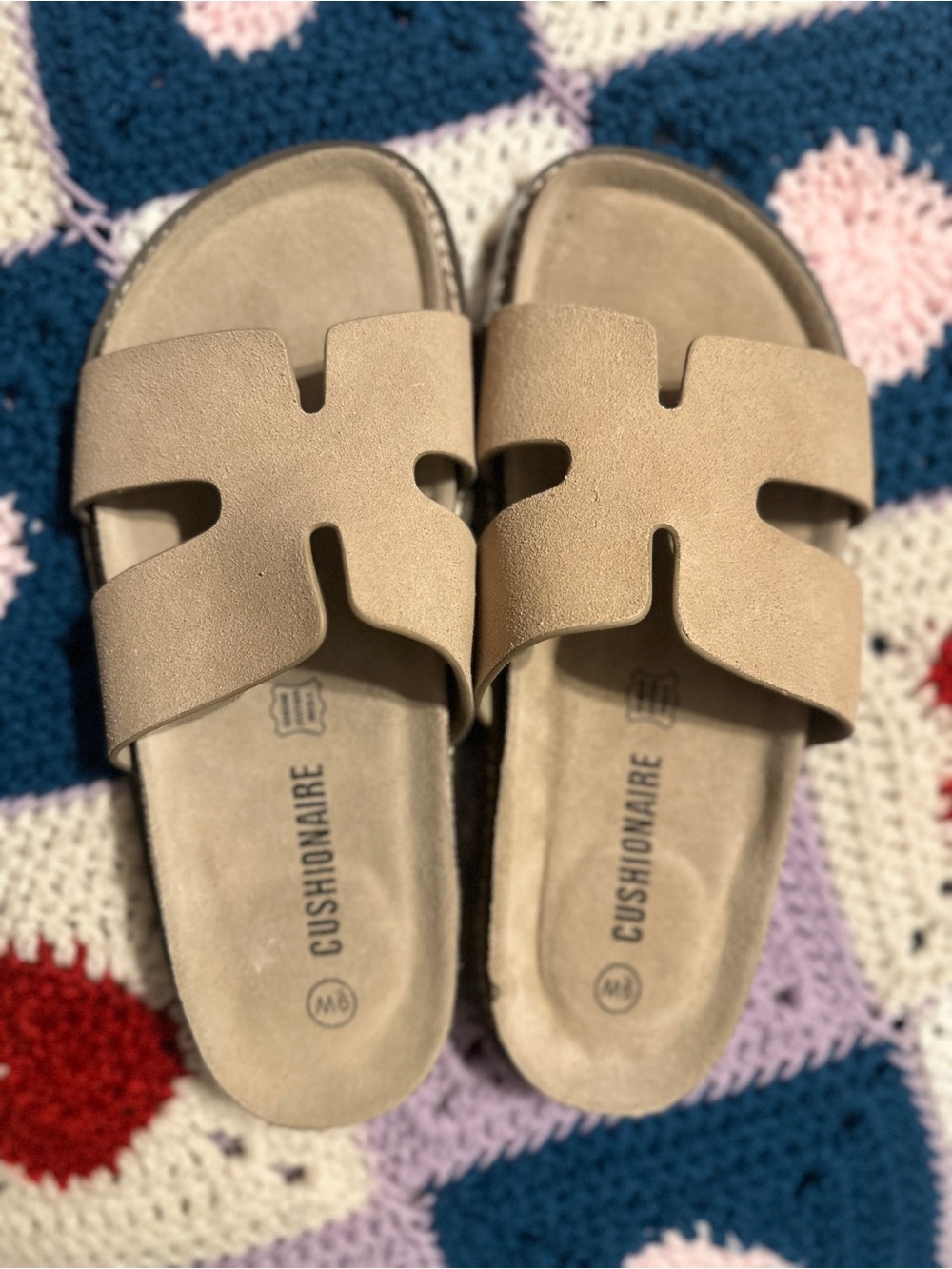 CUSHIONAIRE Wisdom womens sandals